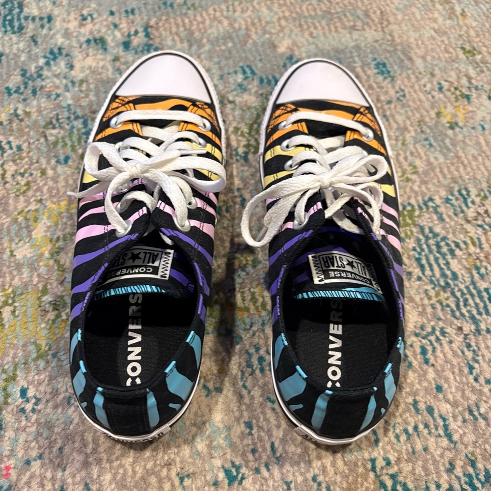 Converse * EUC Colorful Zebra Rainbow PRIDE Striped Woman’s Sneaker Shoes Size 9 - Picture 6 of 10